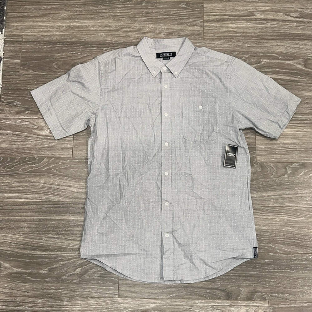 Ezekiel short sleeve button down shirt. Size L. NWT